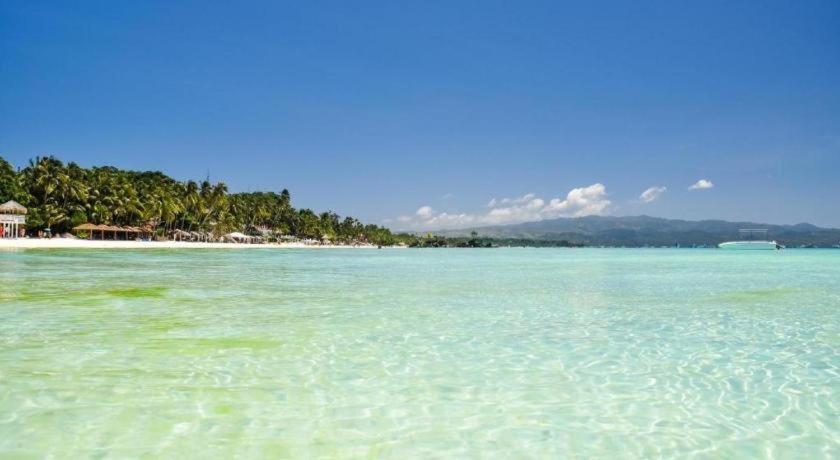 Boracay Travelodge Hotel