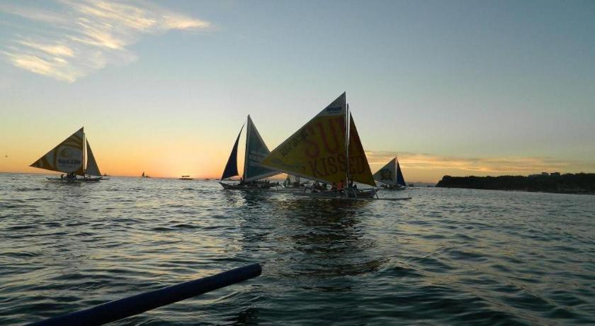 Boracay Travelodge Hotel