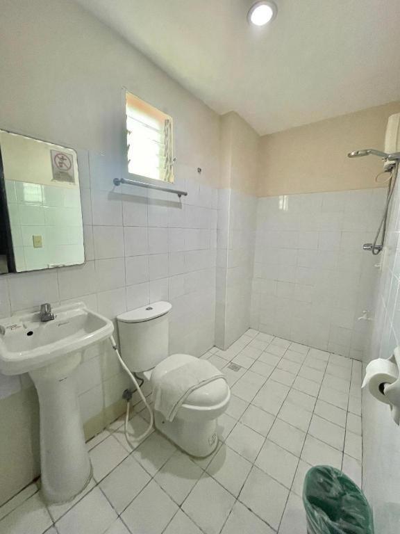 Boracay Travelodge Hotel 2*