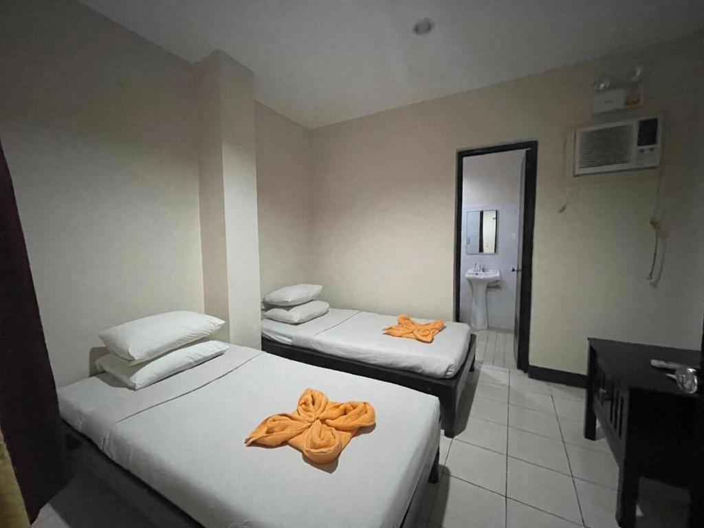Boracay Travelodge Hotel 2*